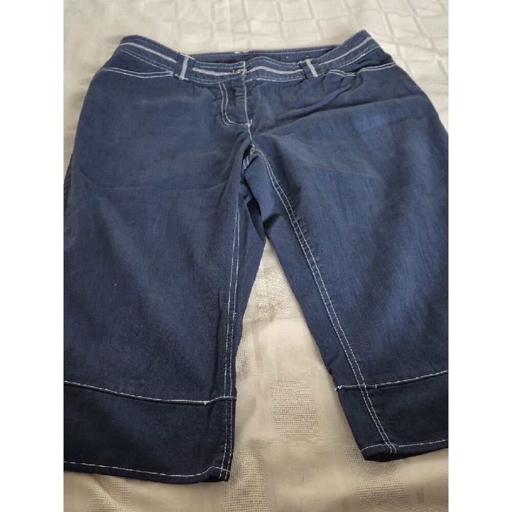 Women’s Dark Blue Cropped Jeans with Contrast Stitching - Picture 14 of 16